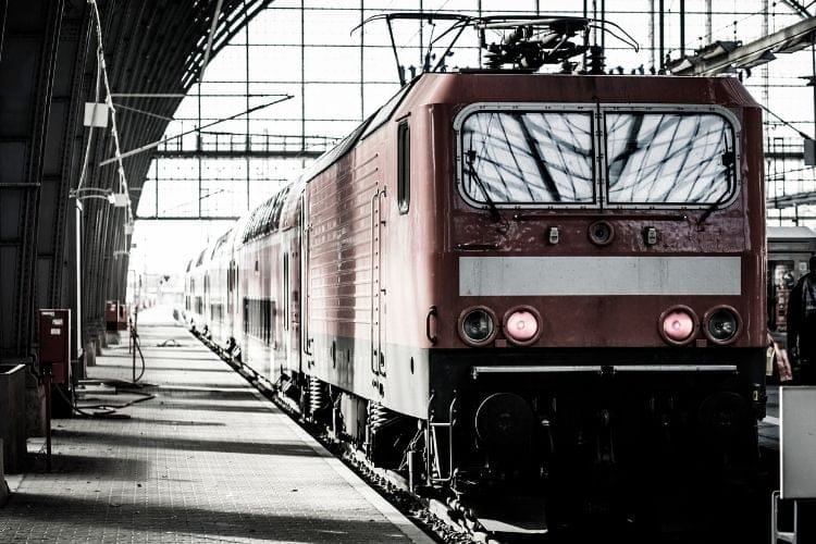 ma-nganh-3020-san-xuat-dau-may-xe-lua-xe-dien-va-toa-xe