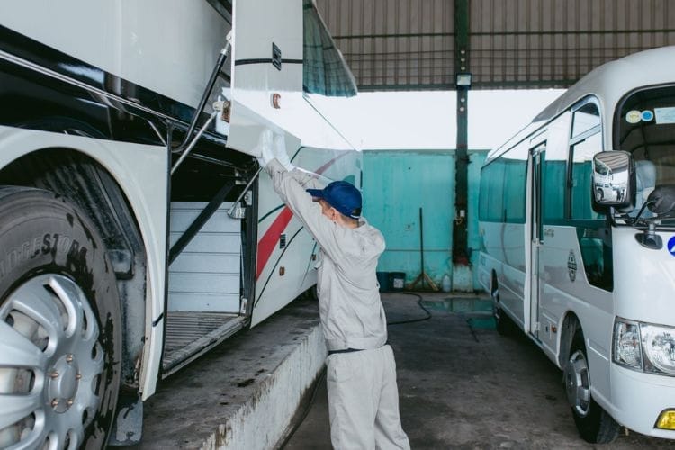 ma-nganh-3315-sua-chua-va-bao-duong-phuong-tien-van-tai-tru-o-to-mo-to-xe-may-va-xe-co-dong-co-khac