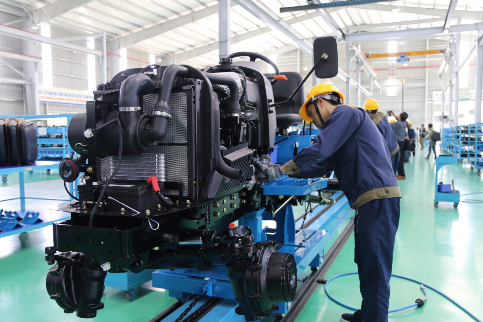 nganh-nghe-san-xuat-may-nong-nghiep-scaled-scaled(1)