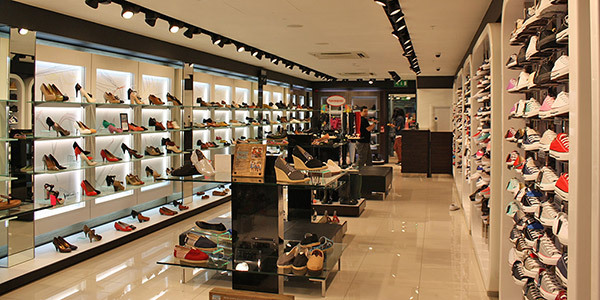 nhap-si-giay-dep-tu-cua-hang-ban-buon-ban-le