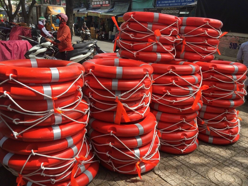 phao-cuu-sinh-phao-cuu-ho-be-boi-2