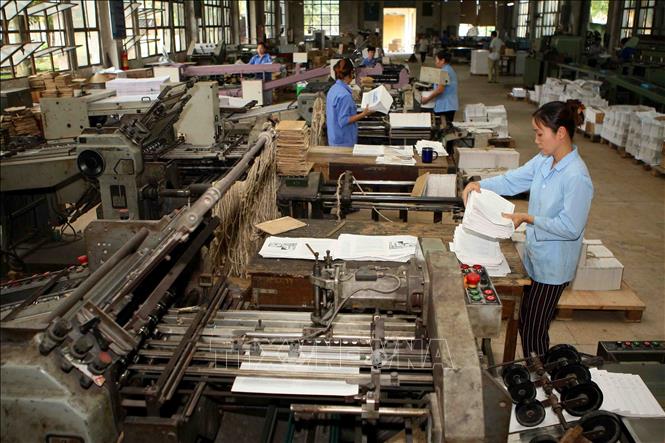 vna_potal_nha_xuat_ban_giao_duc_viet_nam_cam_ket_phuc_vu_day_du_sach_giao_khoa_cho_nam_hoc_moi_2018_%E2%80%93_2019_stand